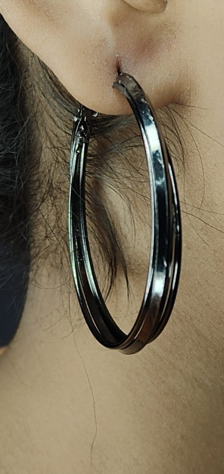 black round earring 02